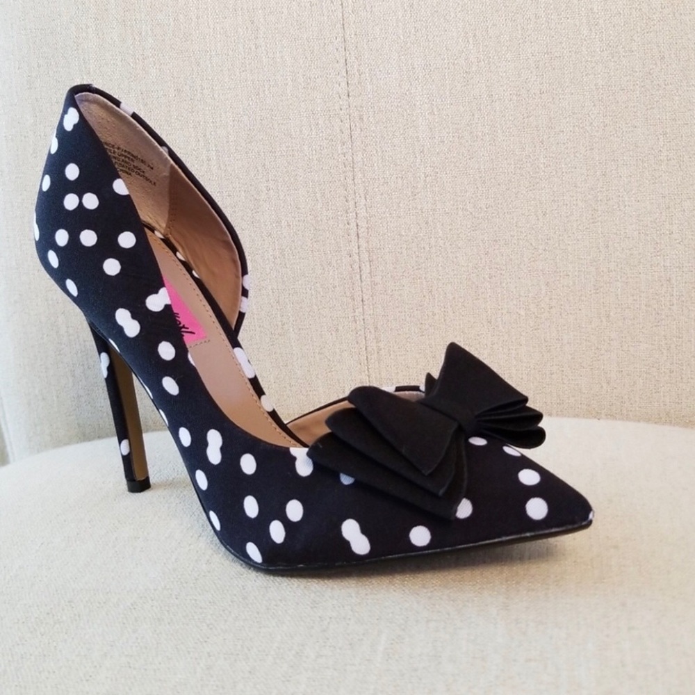 Betsey Johnson Prince d’ Orsay Pumps
